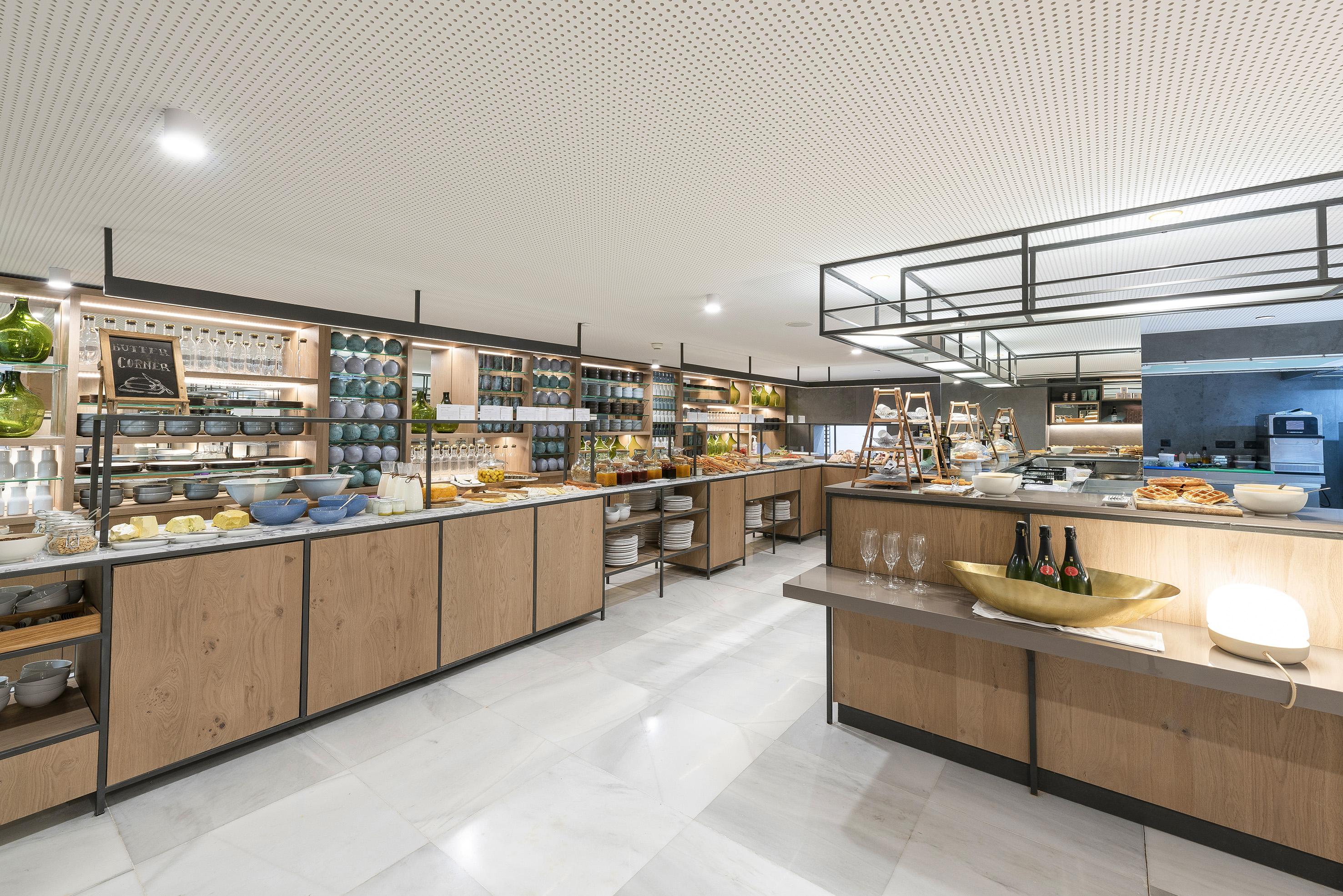 Hotel Meliá Palma Marina Esterno foto Breakfast buffet at the hotel