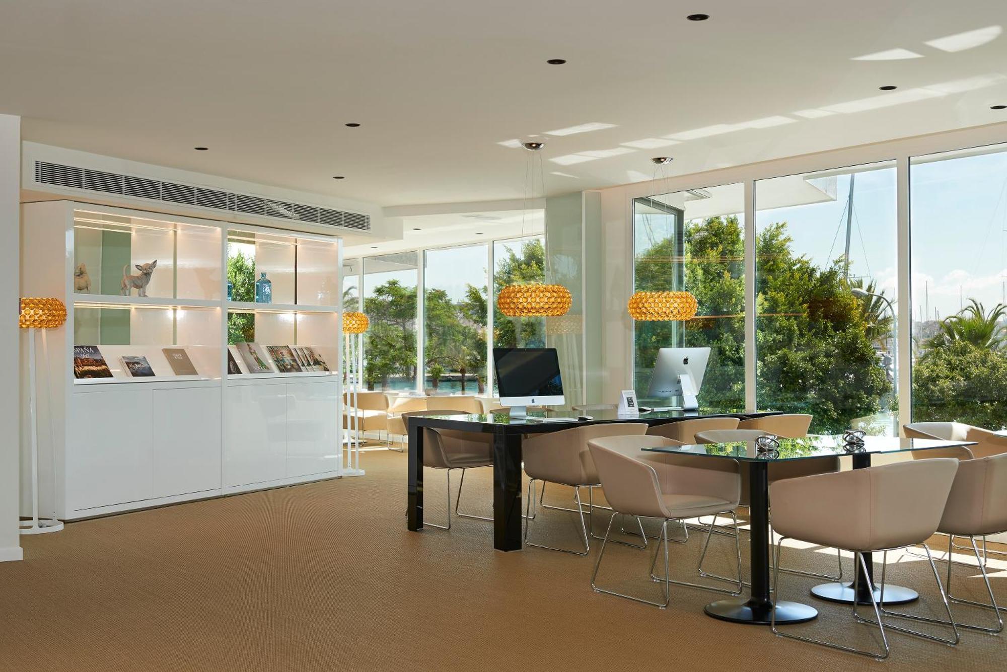 Hotel Meliá Palma Marina Esterno foto Interior of the office of the magazine